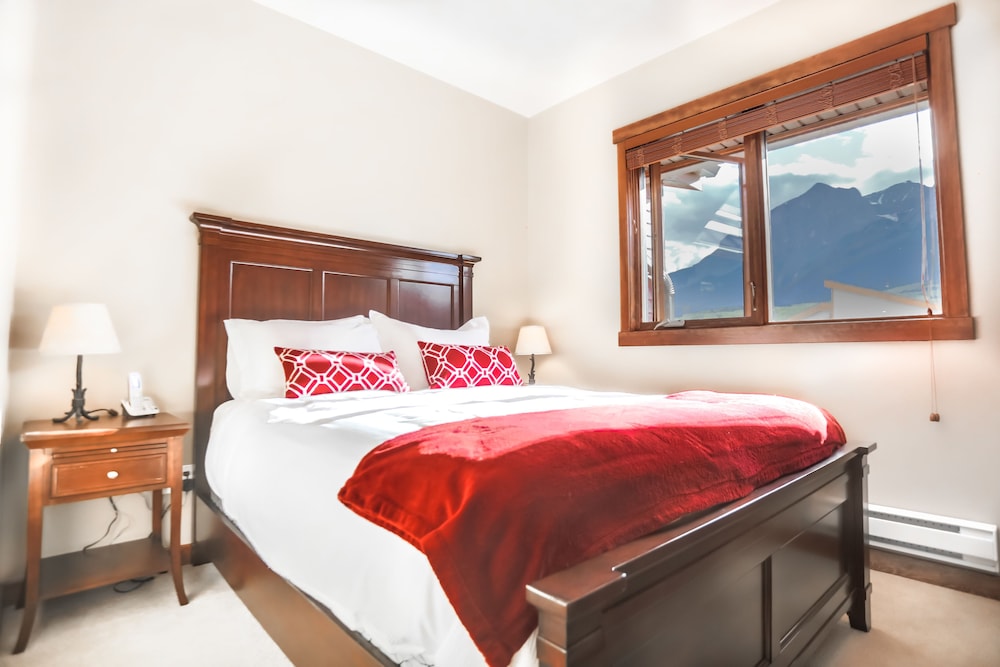 BookCanmore - Image 3