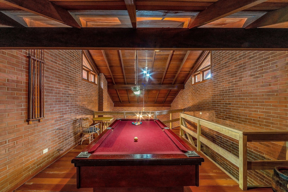 Beautiful Chalet-style House in Canela Rcf160