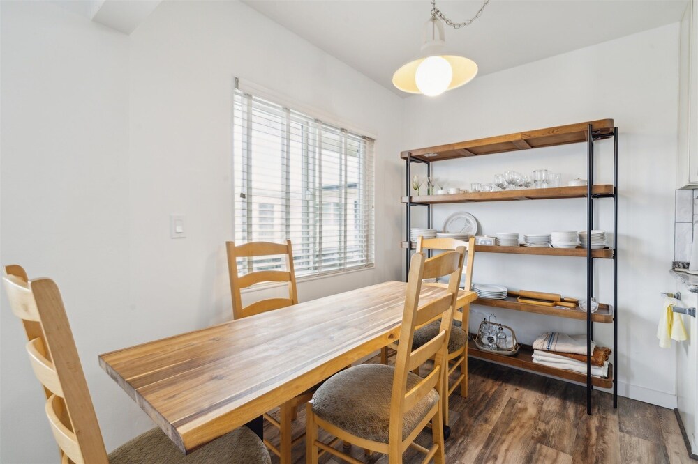 Beautiful 2 Bed Beach Condo #203 2 Bedroom Condo by RedAwning