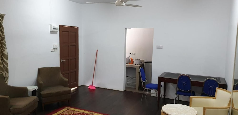 Mri Homestay Sg Buloh - Studio Unit With Chargeable Private Pool photo 4