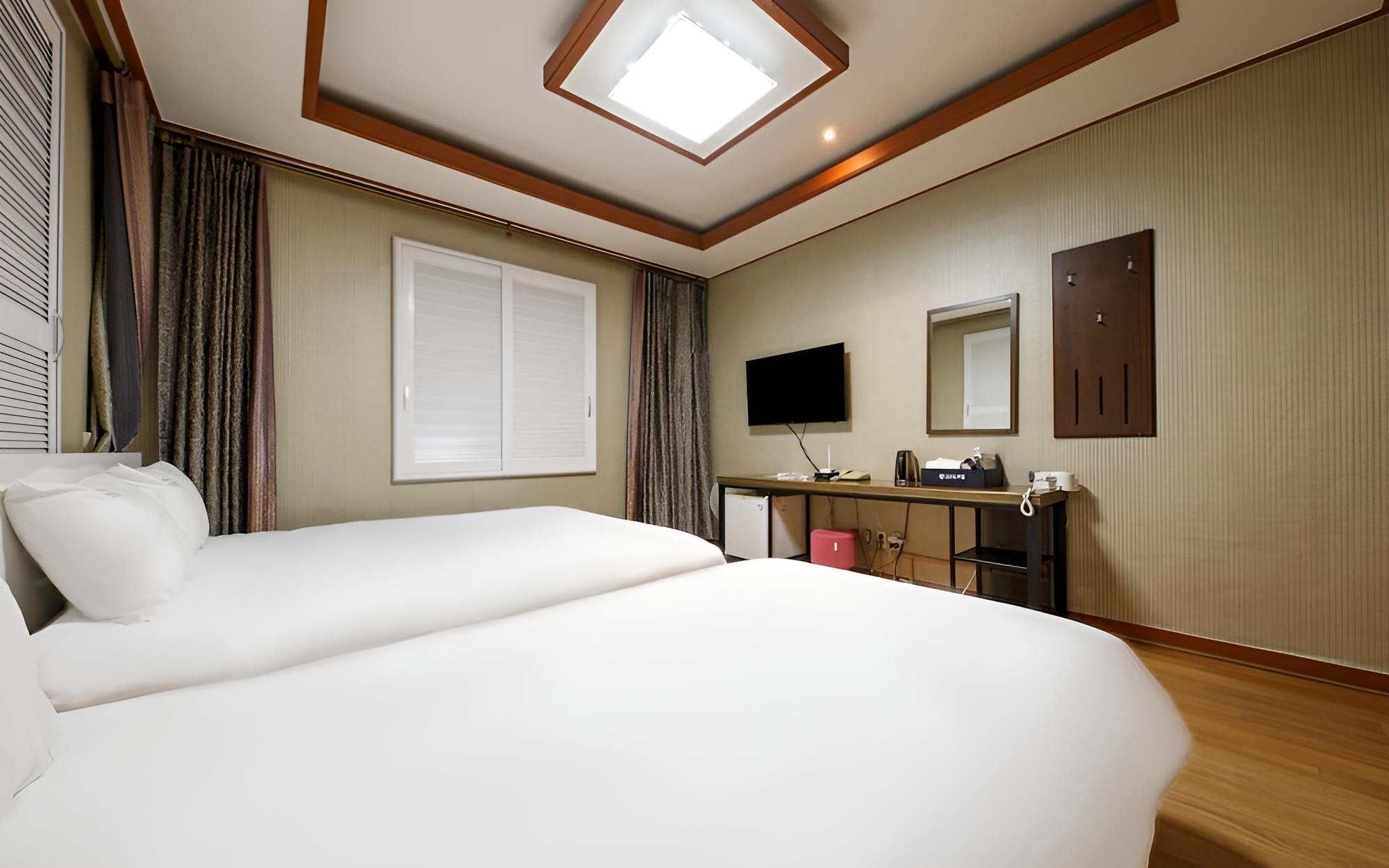 Mungyeong Arirang Hotel view 5