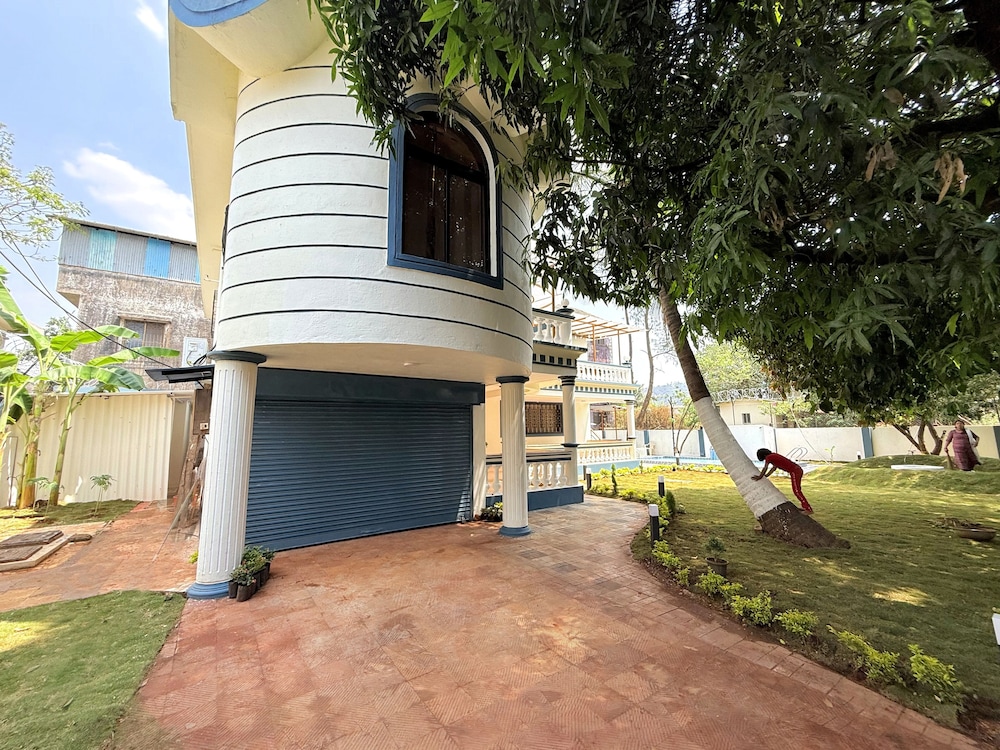 Anand Mansion