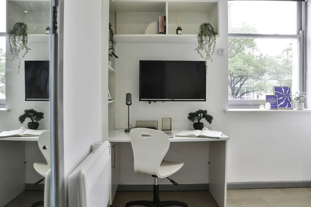 Student Only Picturehouse Apartments
