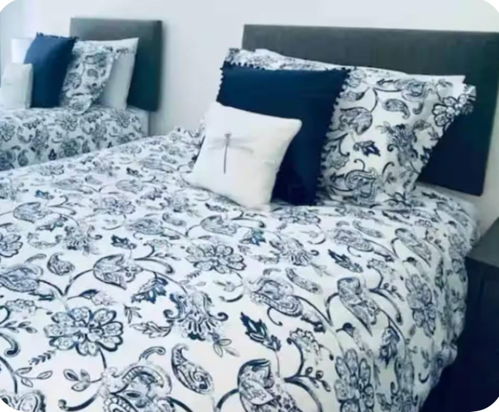 Lodge - Sleeps 18, pet Friendly & Free Parking