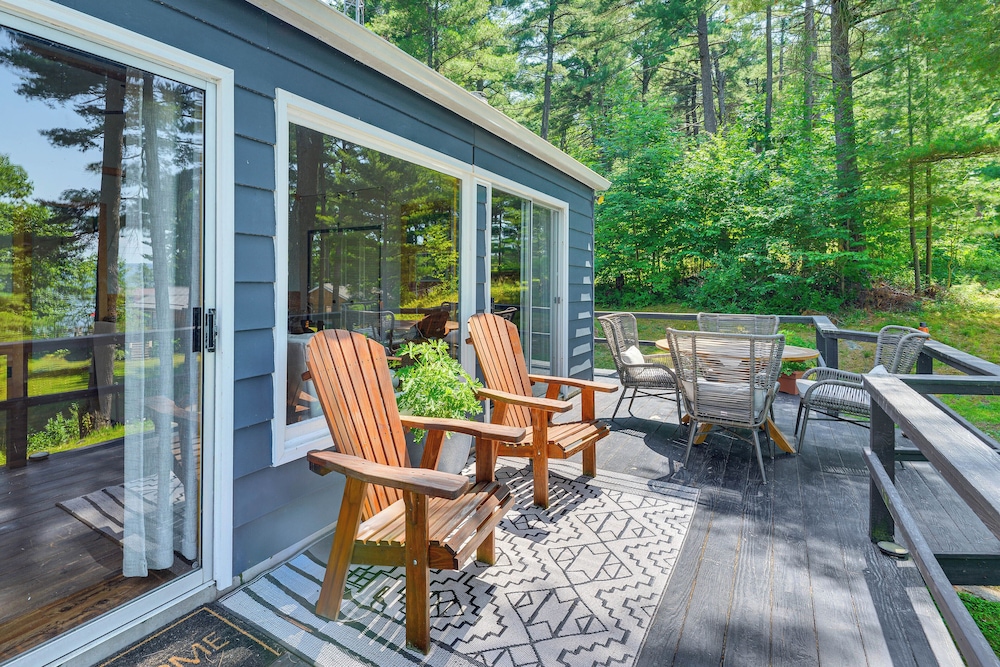 Fishing & Boating Paradise: St Lawrence River Home
