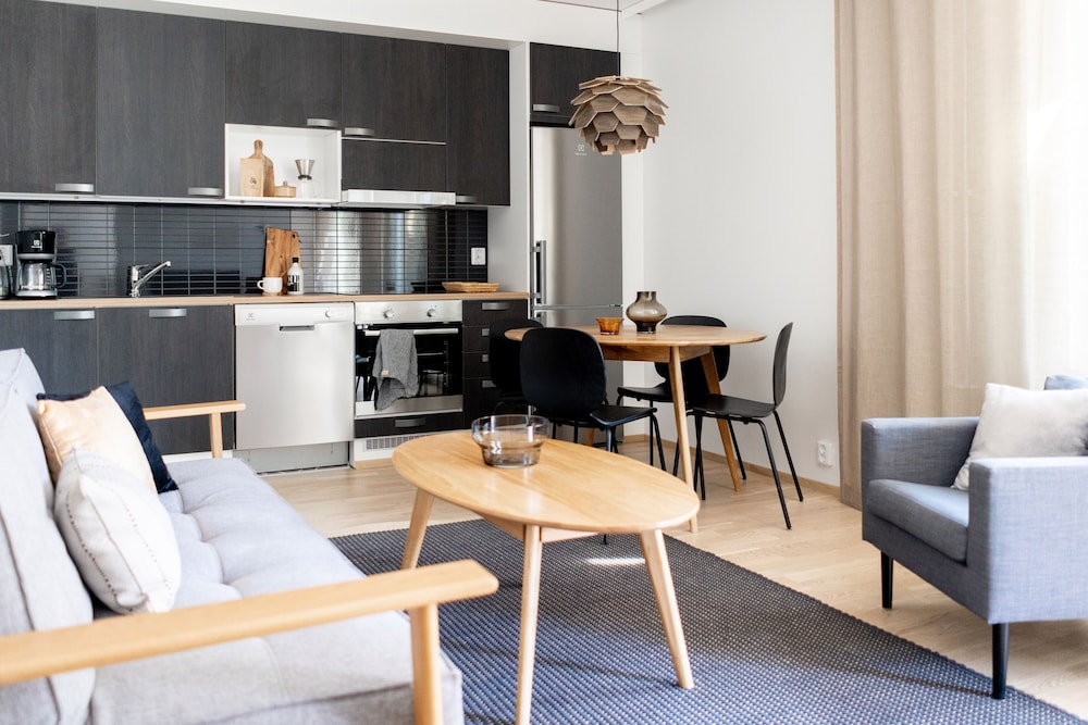 Stylish 1br with balcony in new building view 5