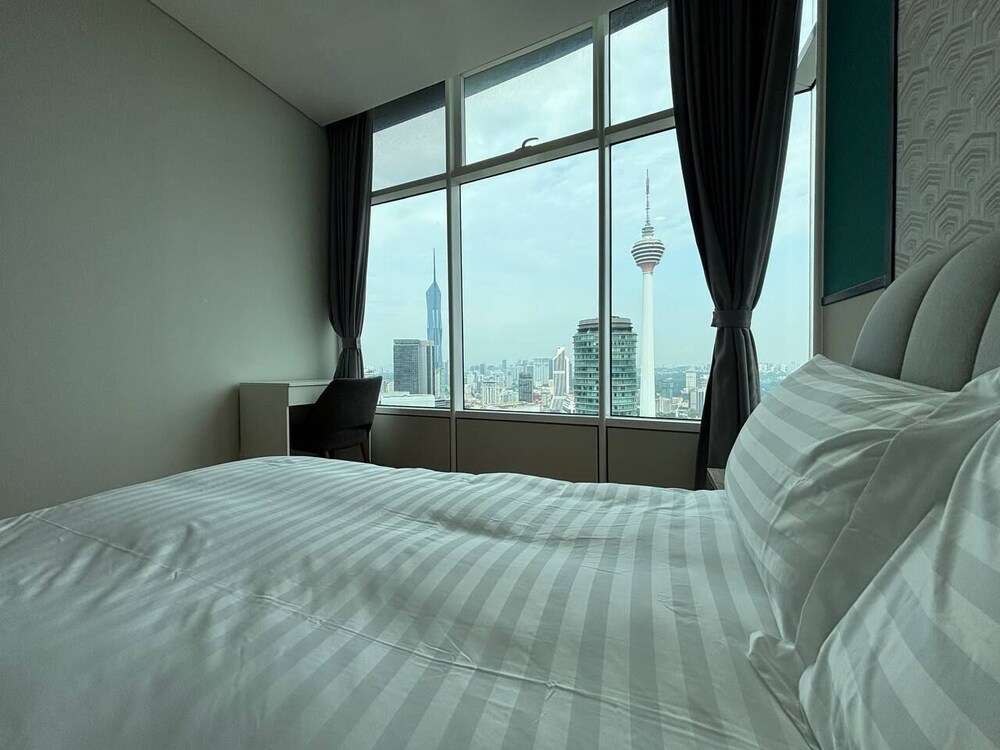 Sky Suites KLCC by Easy Nap