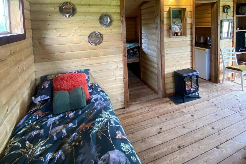 Lakeside Lodge - Castlemartyr - Sleeps 4
