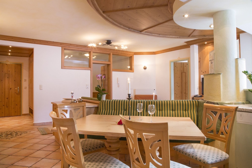 Fliana Arlberg Studios and Apartments view 2