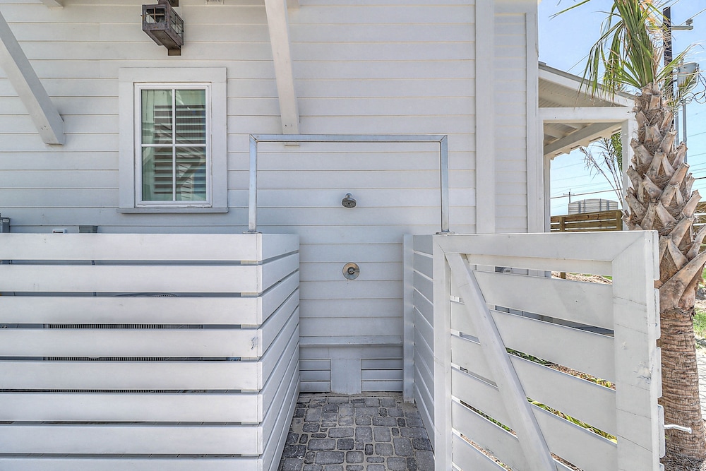 The Coastal Cottage 210esc-b