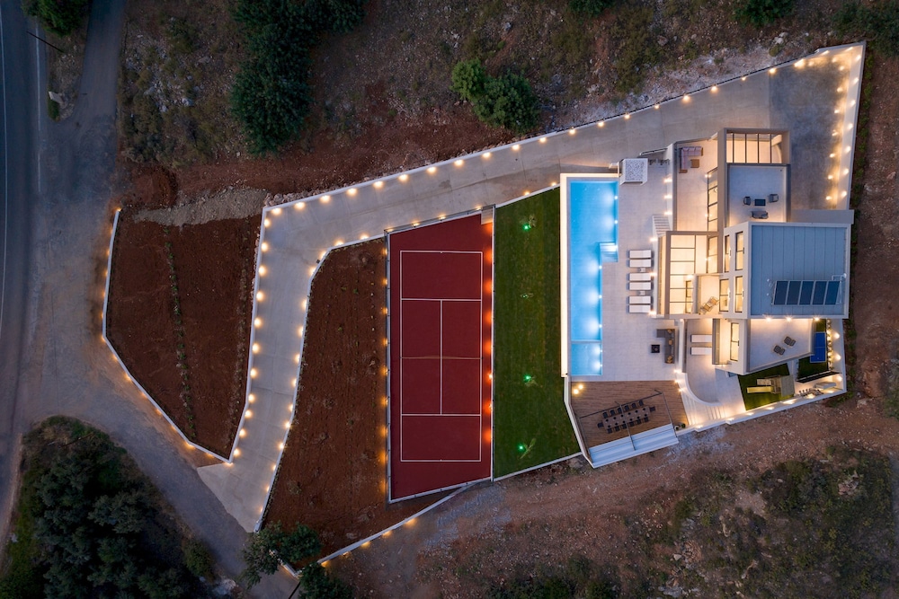 Luxurious Villa Dias With Tennis Court by Estia