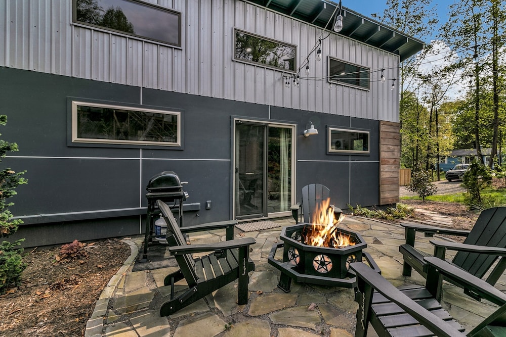 Cozy Laurel Cabin
