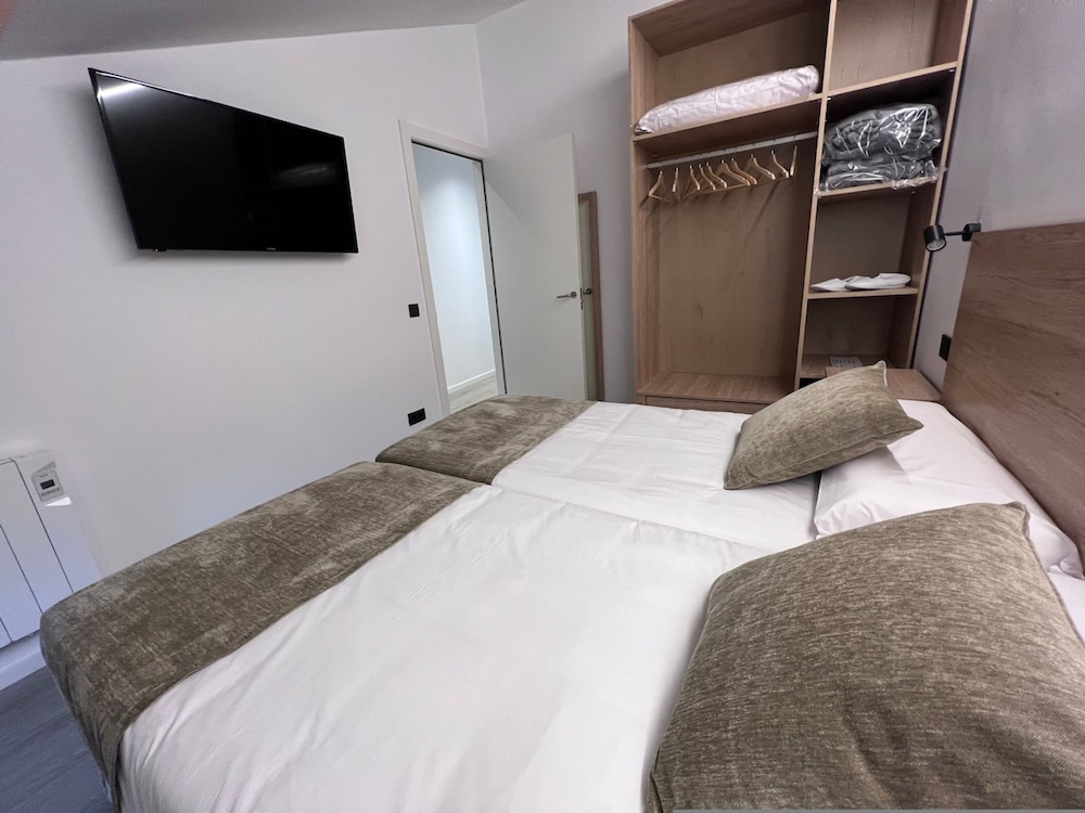 Comfortable Superior Three Bedroom Apartment With Mountain Views