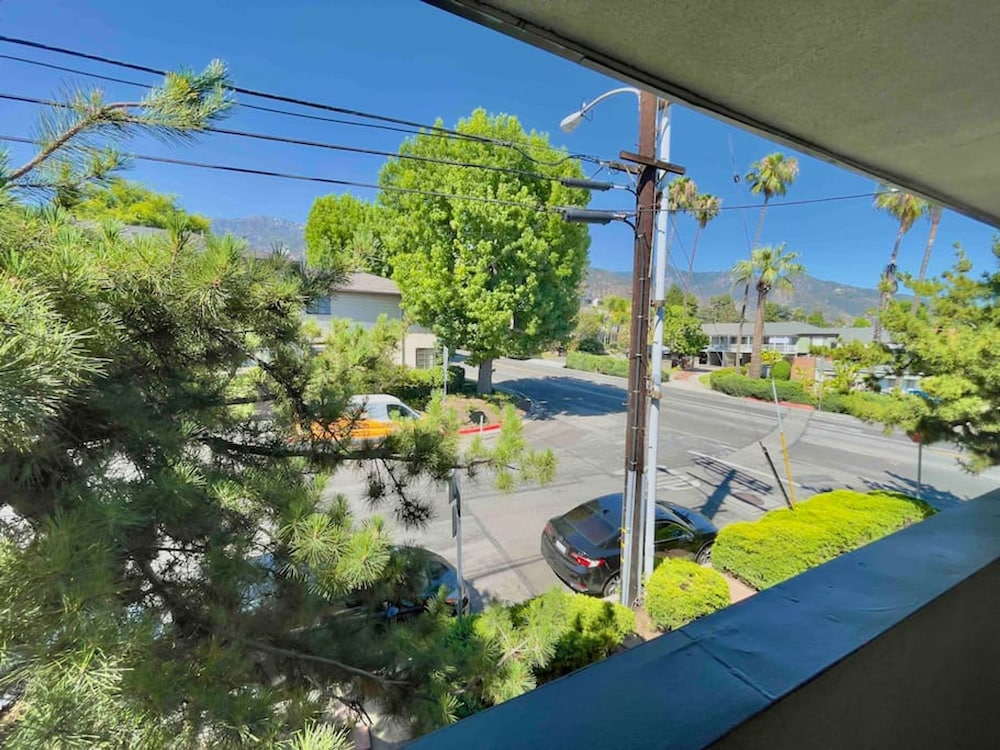 2b2b APT Close to Rose Parade and Pasadena Oldtown