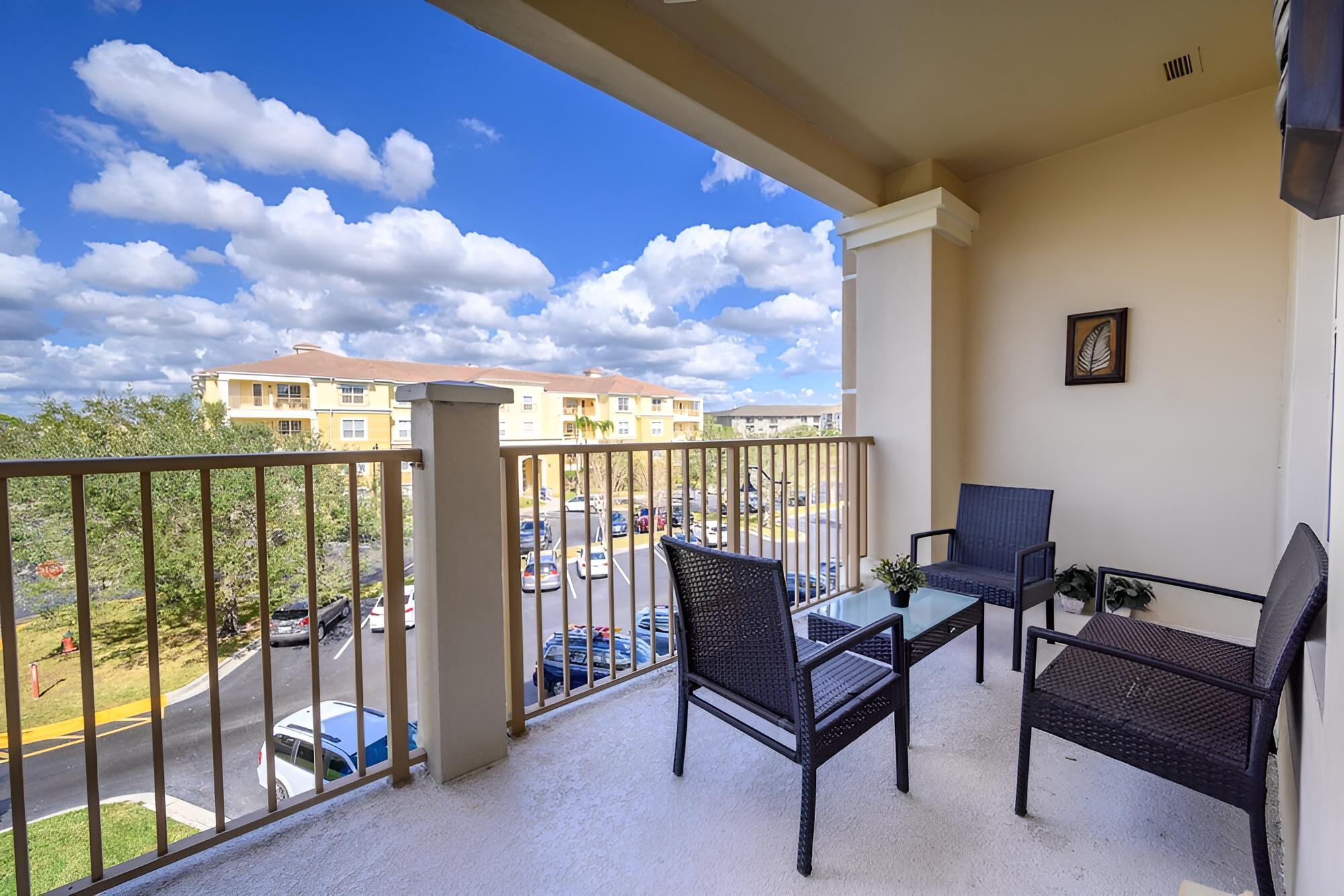New Vista Cay Electra Near All Parks and Occc