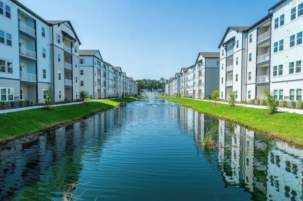 Landing Apartments near JAX