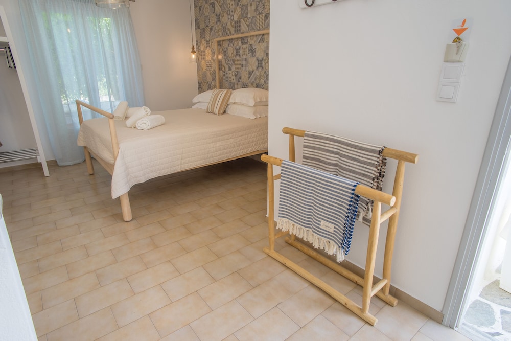 Cyclades Studios - Paros