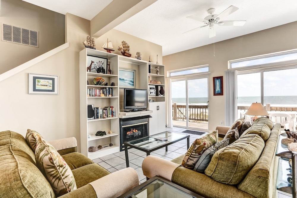 812 S. Fletcher - 3 Br Cottage