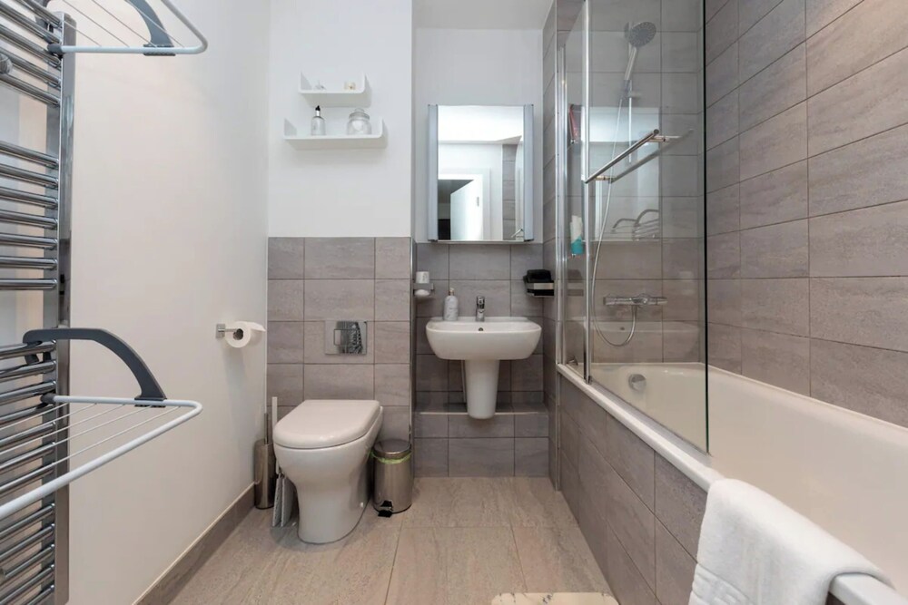 Sleek & Modern 1BD Flat - Angel