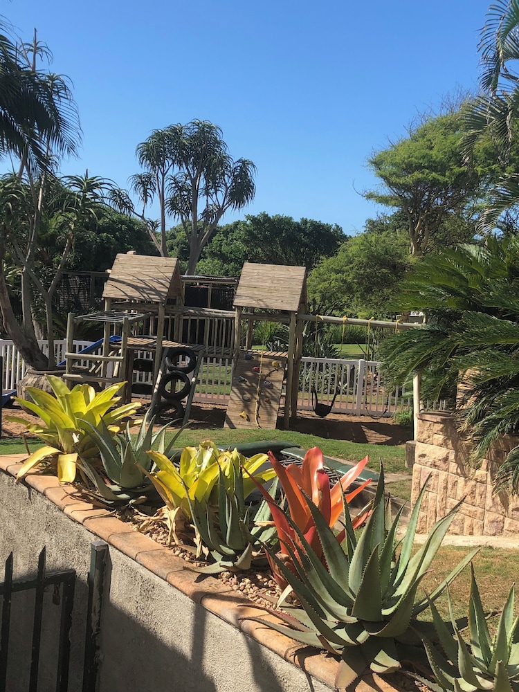 Studio Resort Apartment - Sleeps 2 - Beachside