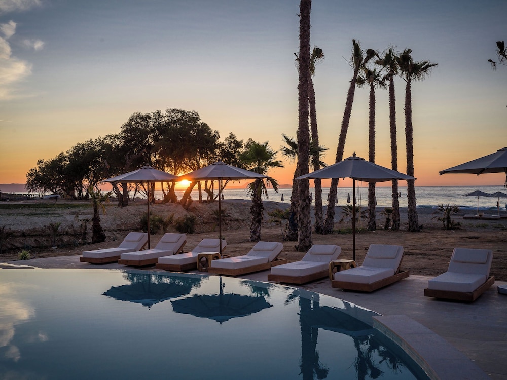 Nalu Resort & Spa