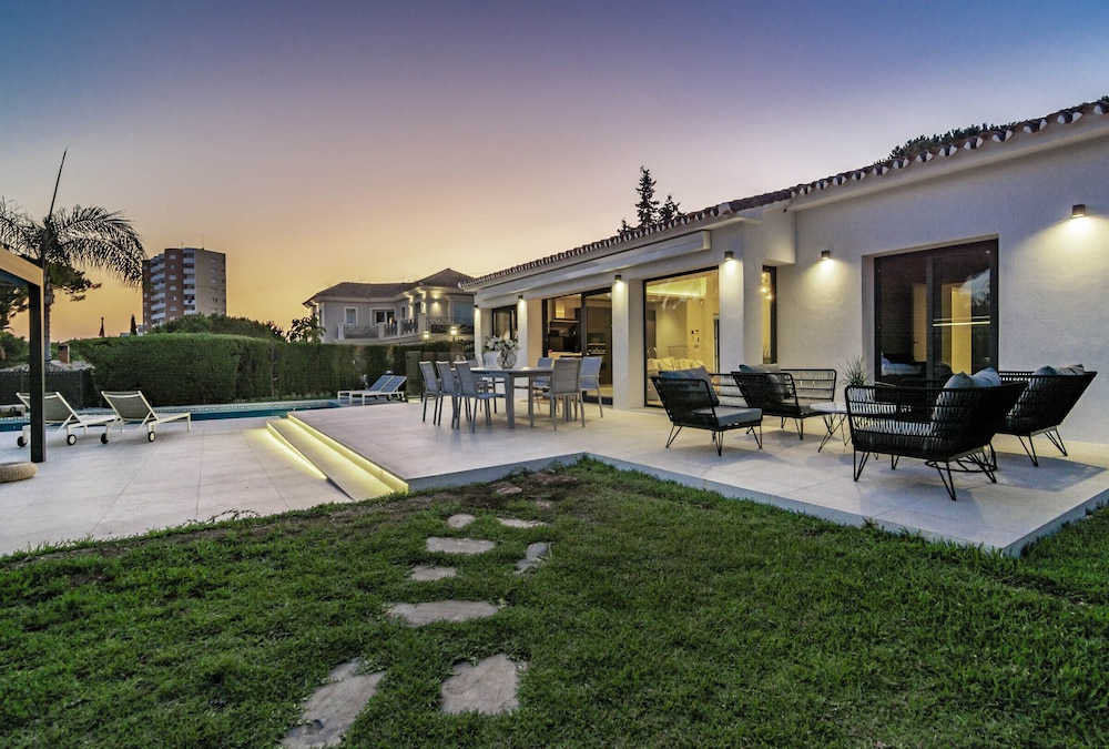 MAR - Luxury Villa Marbesa 400 meters to beach - Image 1