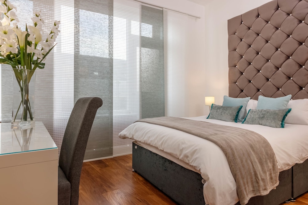 Swan Street Penthouse view 5