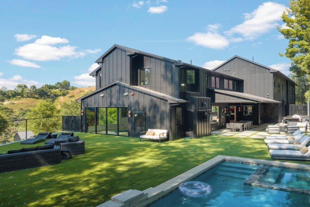 Oak Haven Sanctuary - Grand Estate With Pool, Guest House & Scenic Views