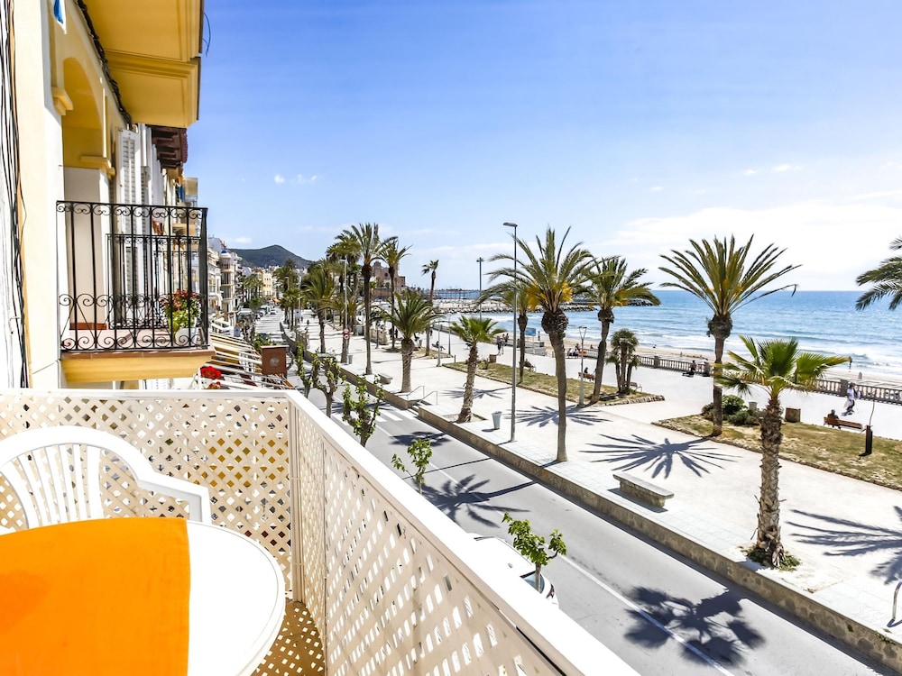 Apartamento Acogedor en Primera Linea Liliane