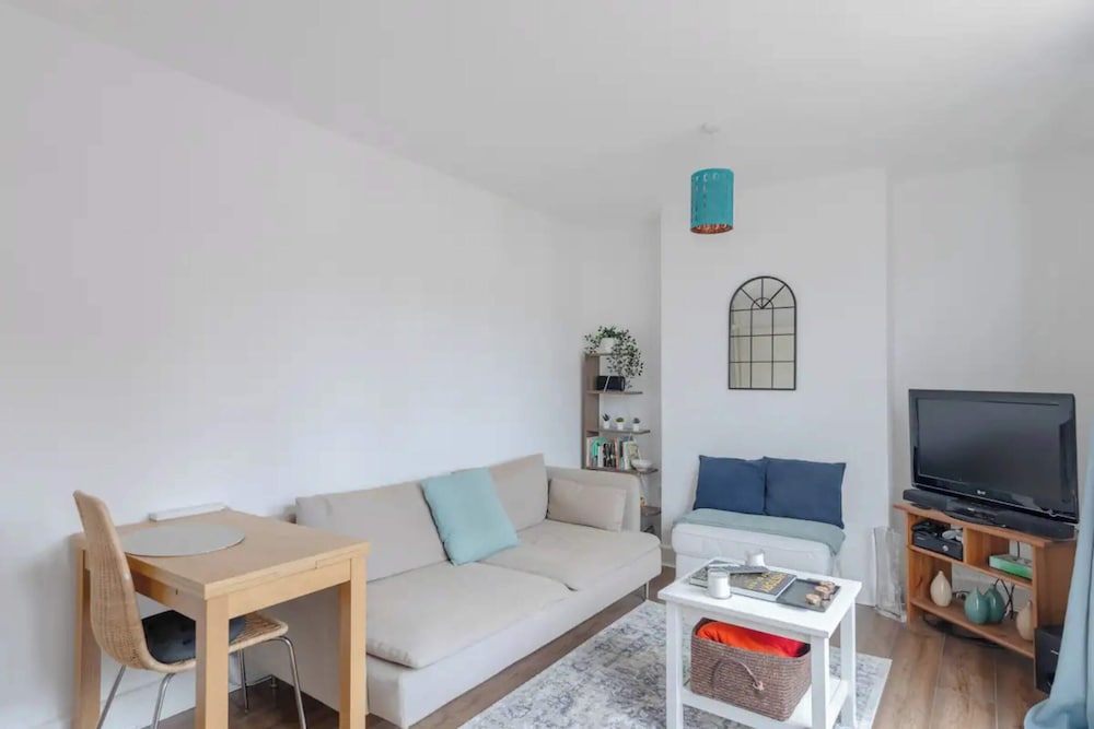 Bright & Calming 1BD Flat - Islington