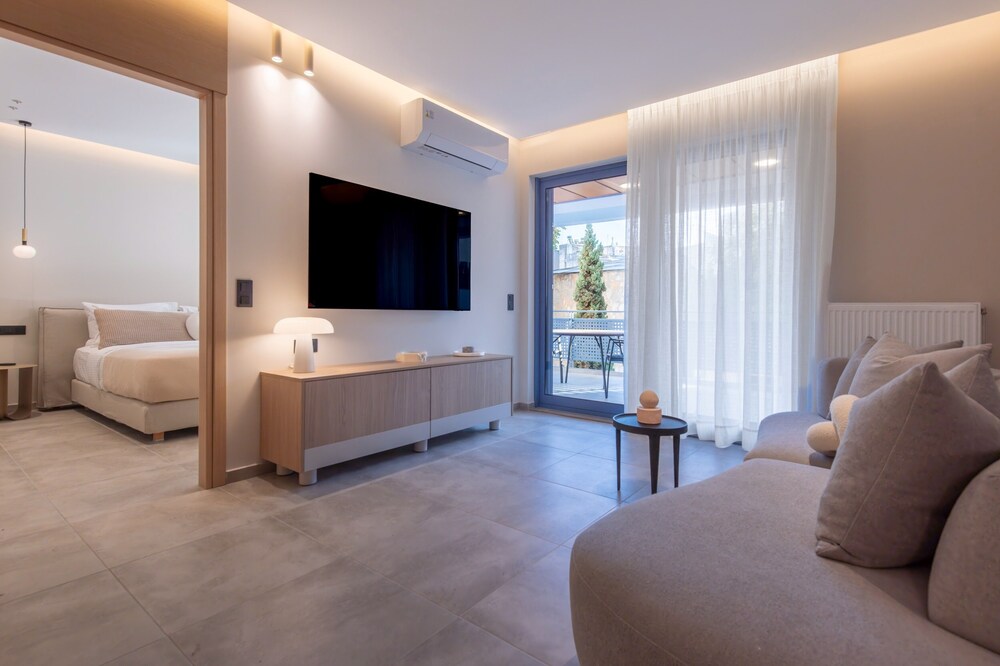 Phaedrus Living: Athens Luxury Residences Sands.