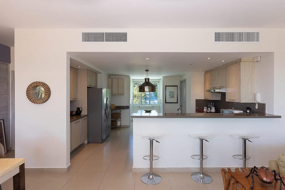 The Beach-front Condo by Acomodo Long Stay Only