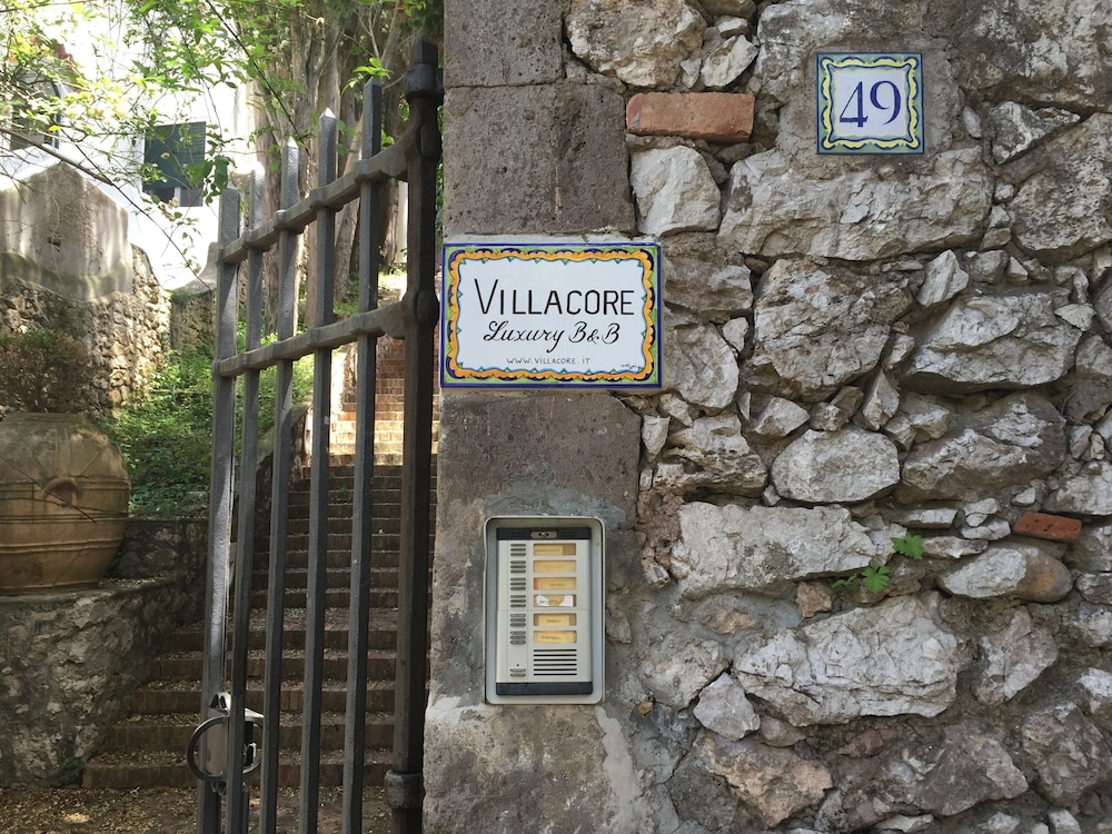 Villacore Capri