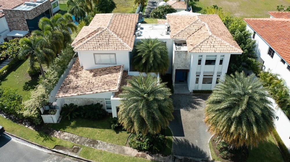 Villa Serenidad by Acomodo