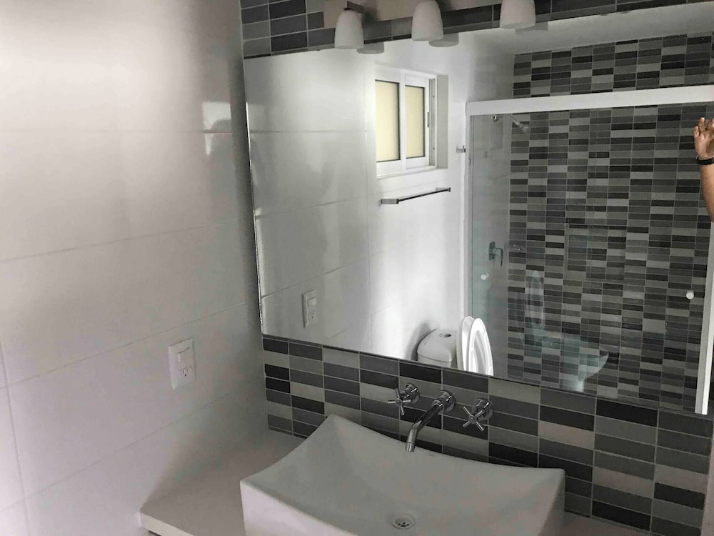 Beautiful Apartment With Pool, gym and Beach Just 80 Meters Walk, Fully Equipped