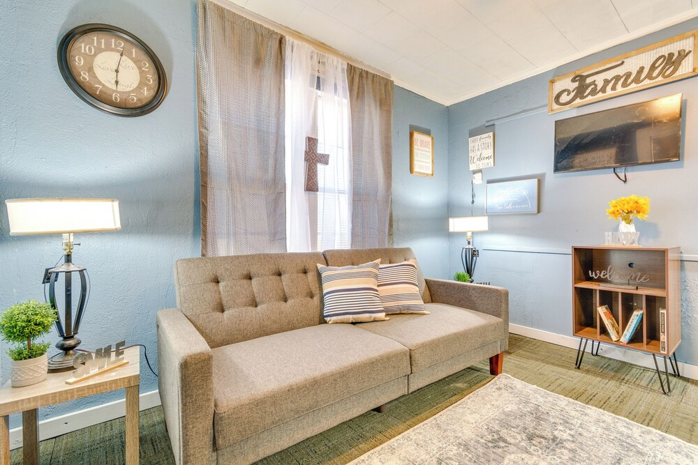 Centrally Located North Little Rock Studio w/ Yard