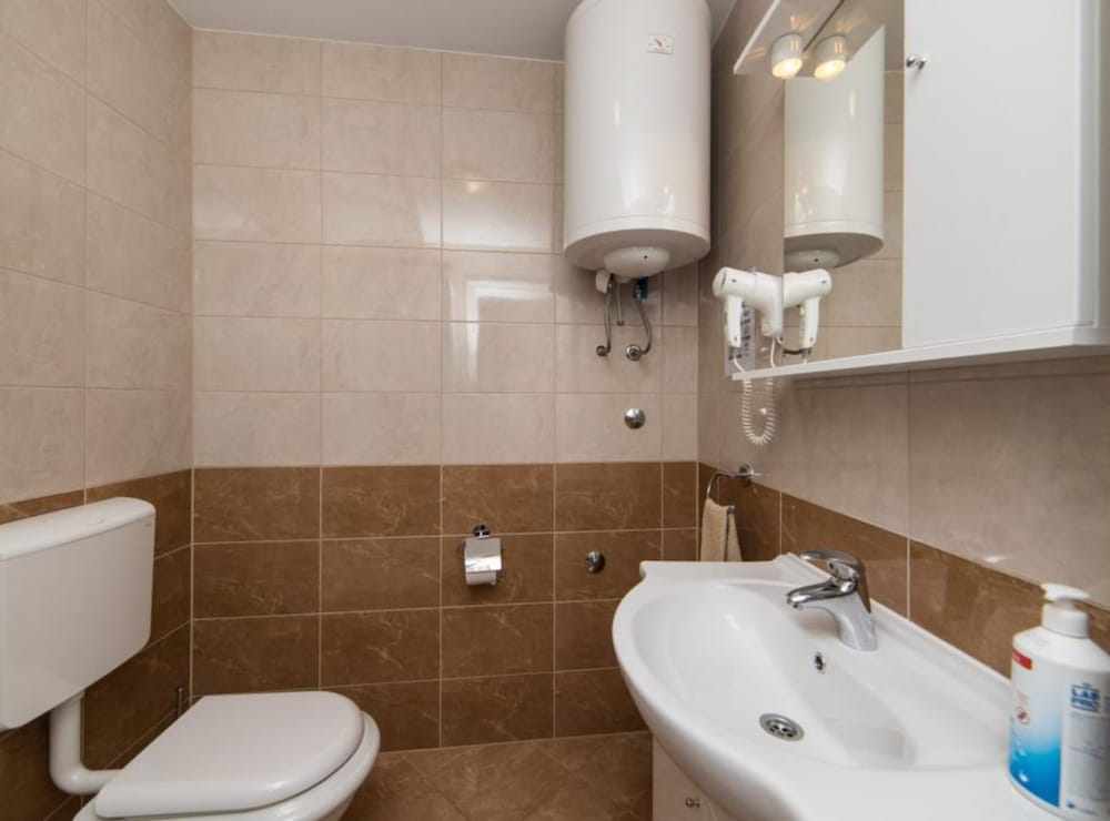Apartments Nmn Drvenik
