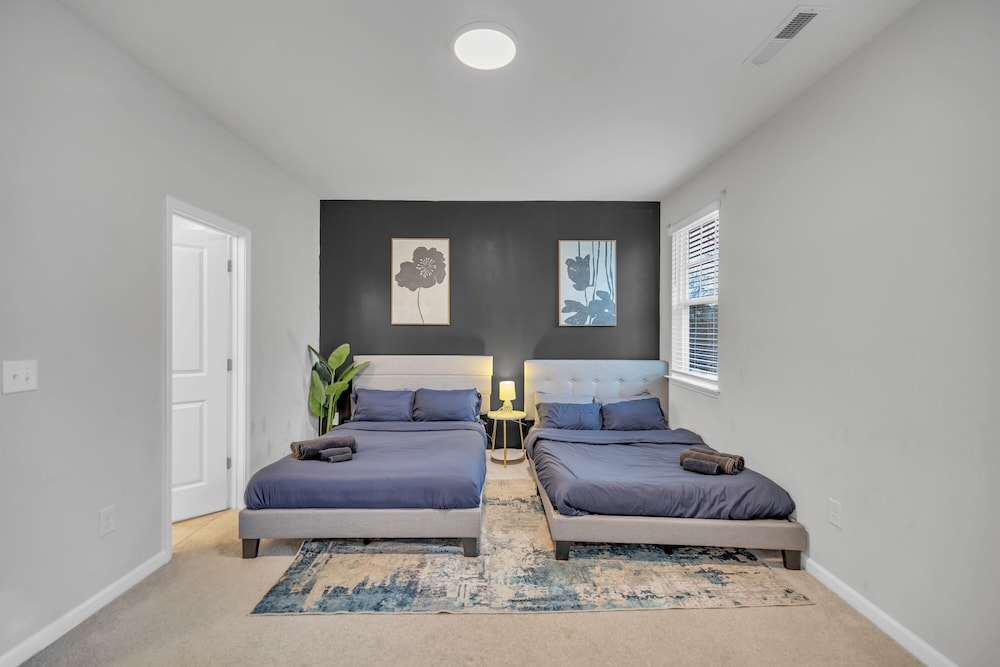 King 4BR Townhouse to Downtown Durham