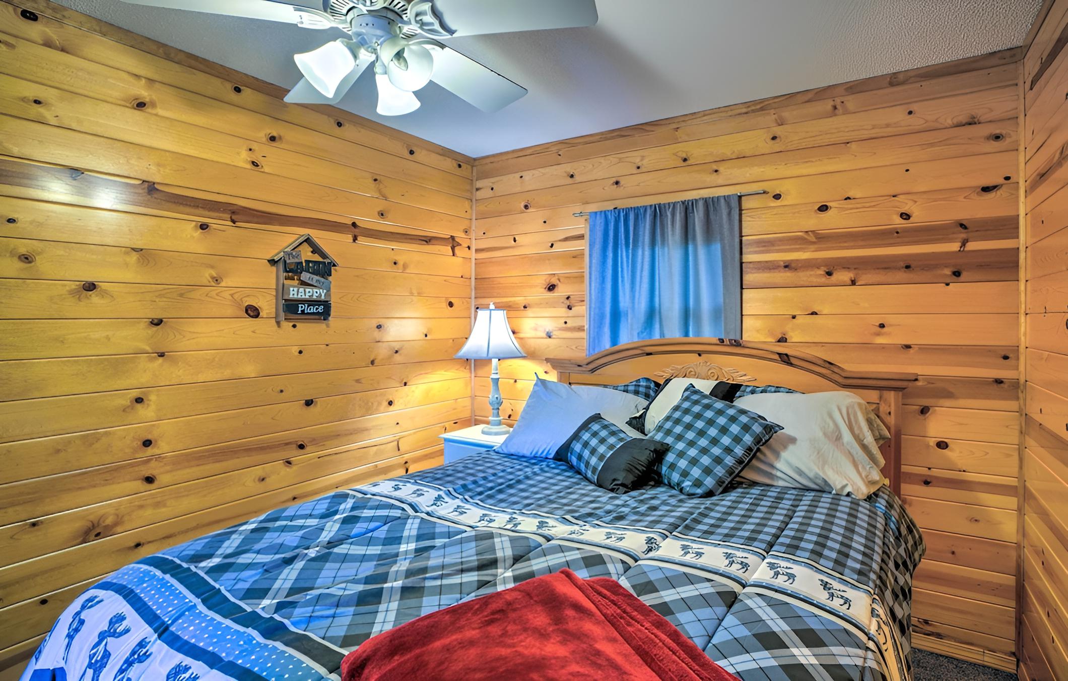 Quaint Lake Jefferson Cabin w/ Deck & Gas Grill! view 2