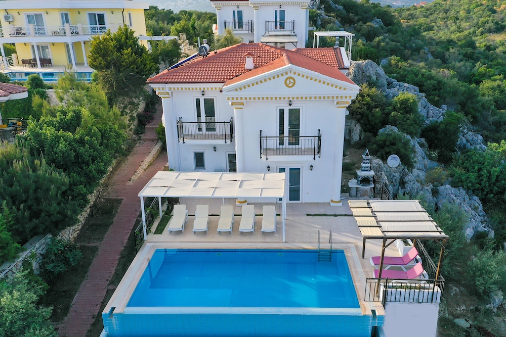 Soral Villa