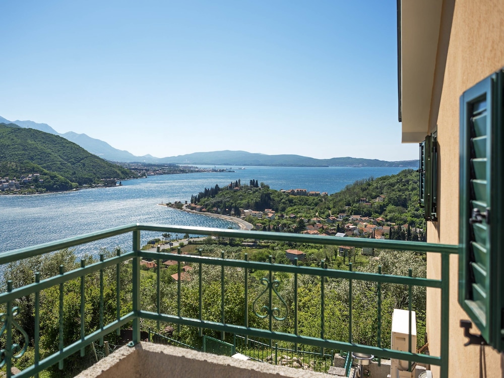 Holiday Homes Sunny Hill photo 3