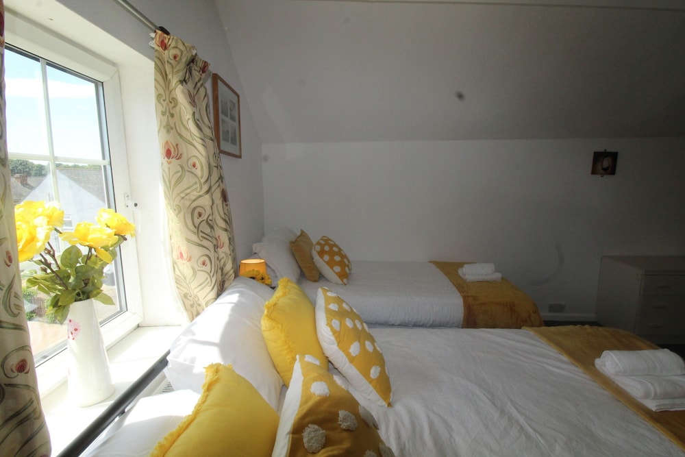 Rotherham Vacations - High Street House - Property Image 2