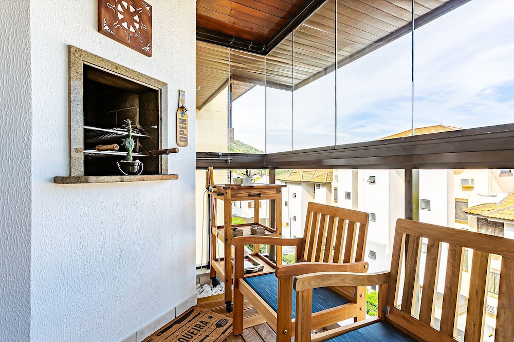 Apt w Balcony and Barbecue 260m Praia Brava Coi302