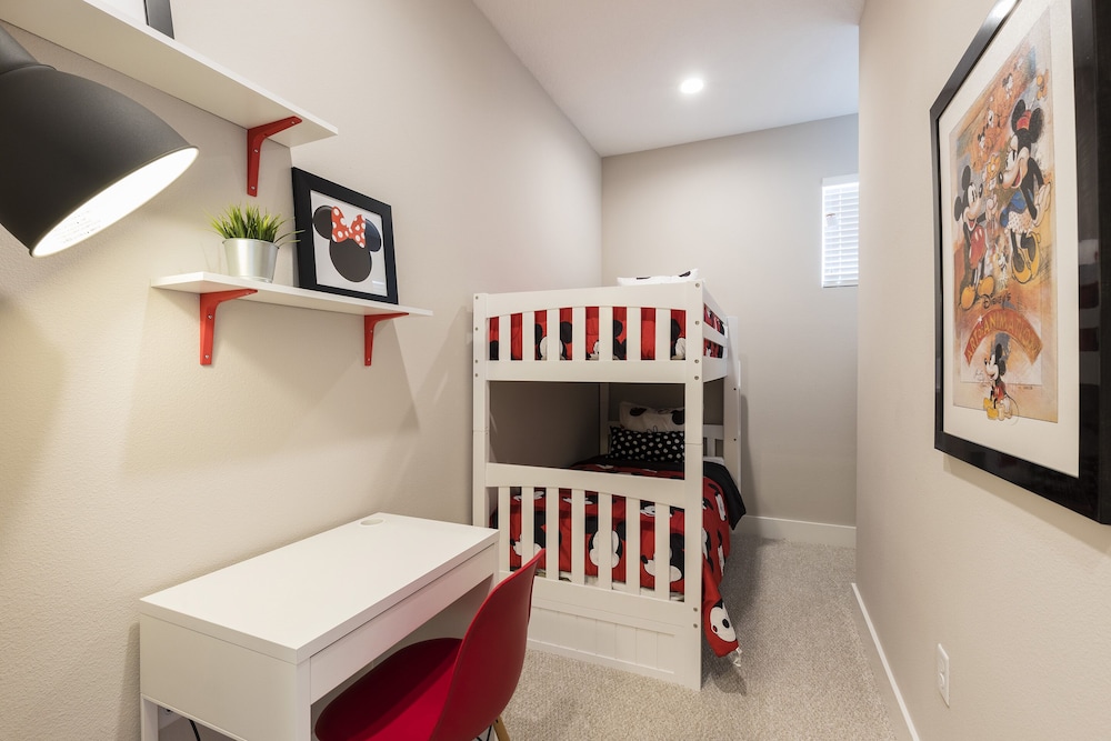 Summerville Vacation Homes by Columbia Management