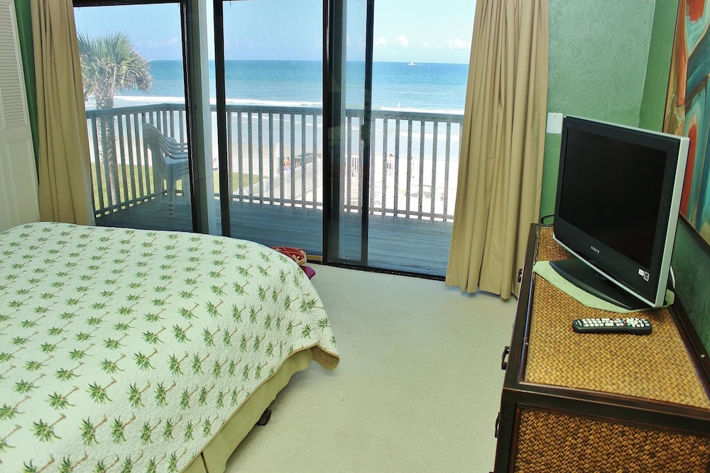 Oceanside Village D2