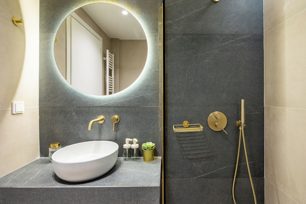 Mystique 2-Bedroom Apartment in Athens