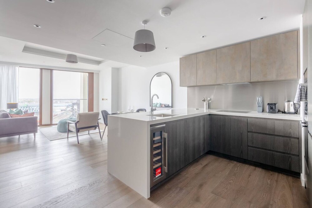 Luxurious 2BD Flat by the River Thames - Vauxhall