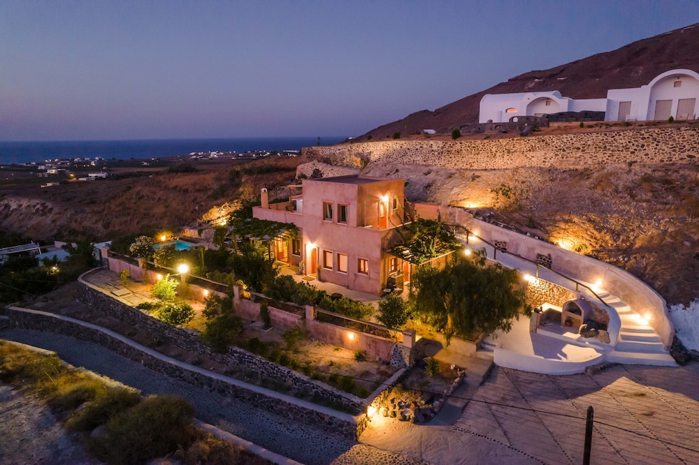 Rosepepper Villa