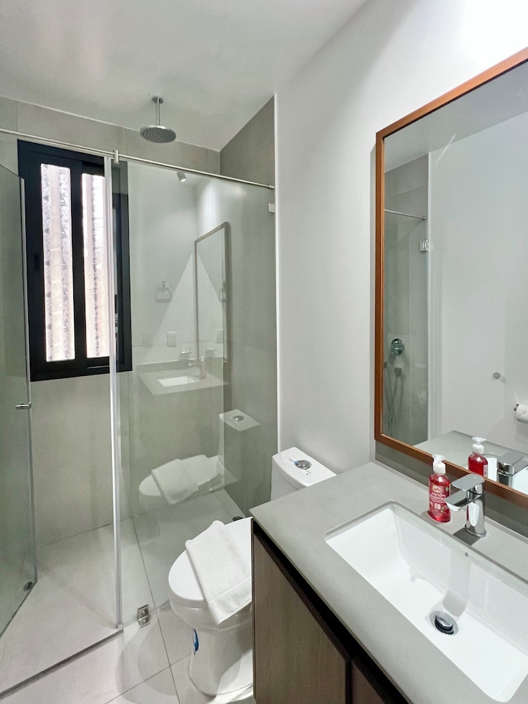 Seis Residences