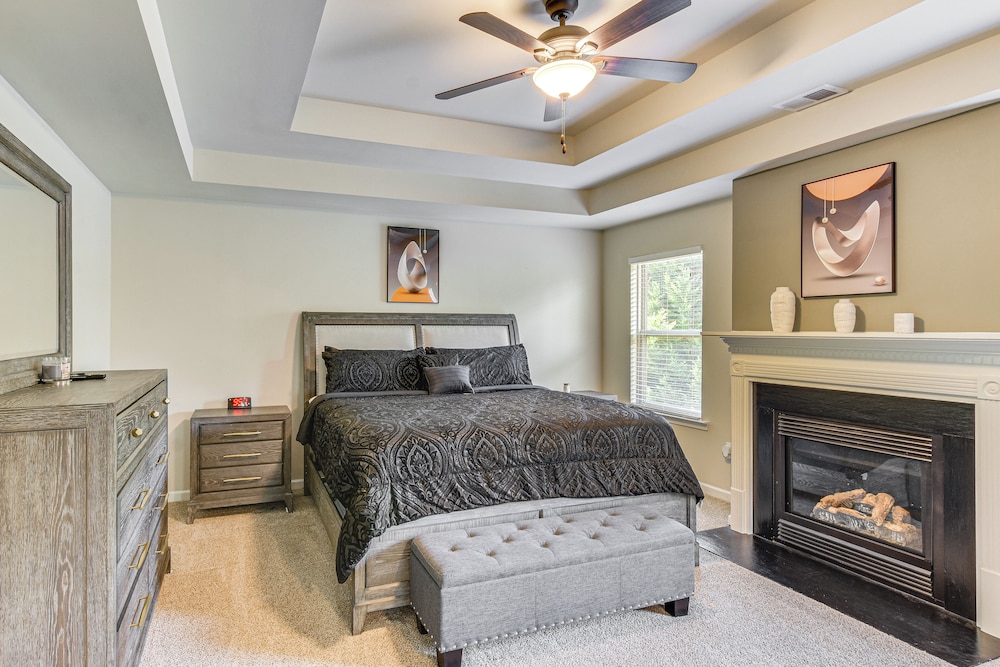 Golf & Hike: Family Home 11 Mi to Fort Bragg!